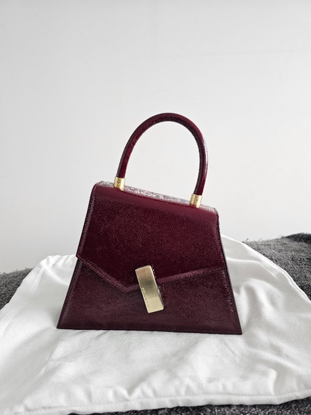 Tammy & Benjamin Cubist Bag, Burgundy